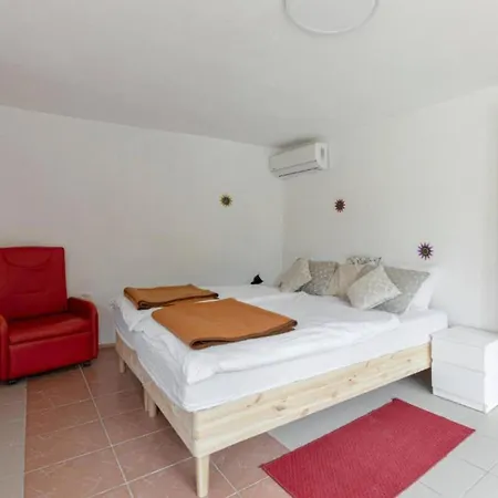 17th Century With Jacuzzi Appartement *