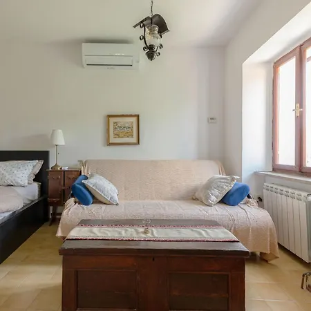 17th Century With Jacuzzi Koper